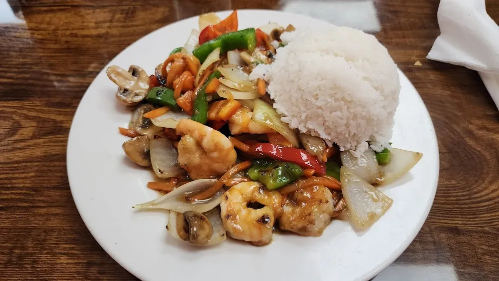 Chicken and Shrimp Pad Thai